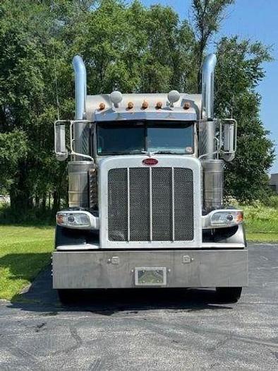 Used 2013 Peterbilt 389