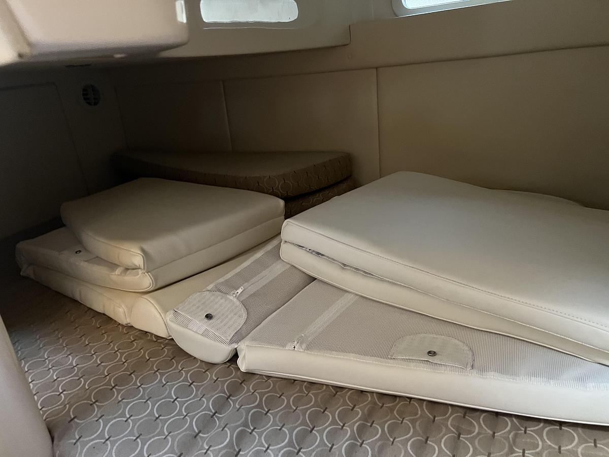 Used 2004 Maxum 3100 SE with Trailer