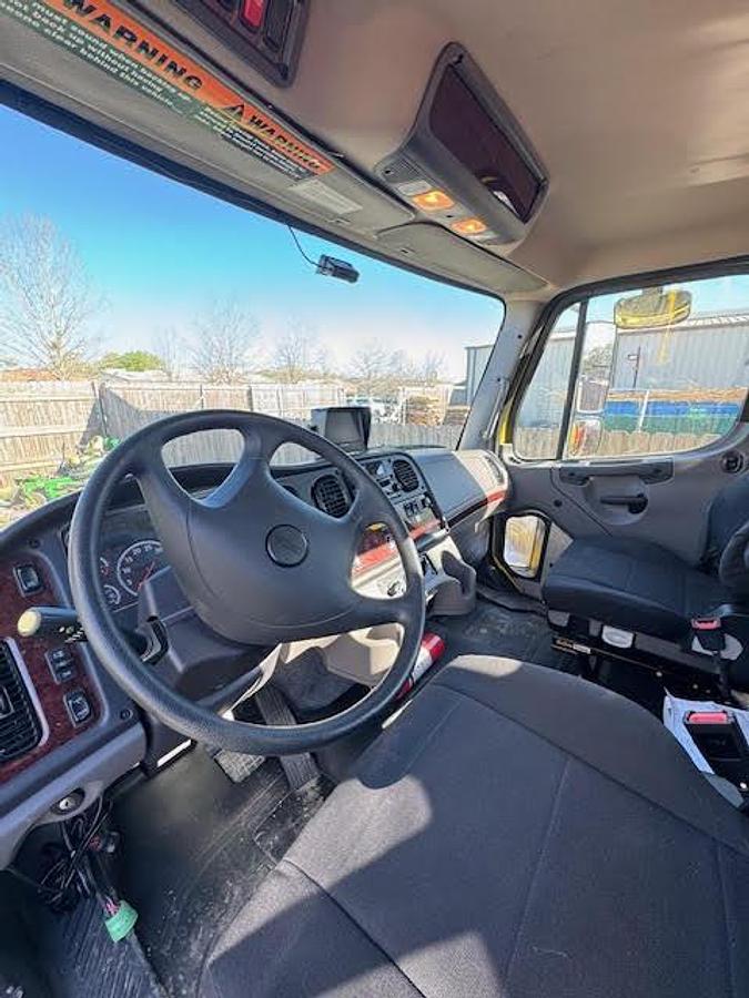 Used 2023 Freightliner Business Class M2 Grapple Truck