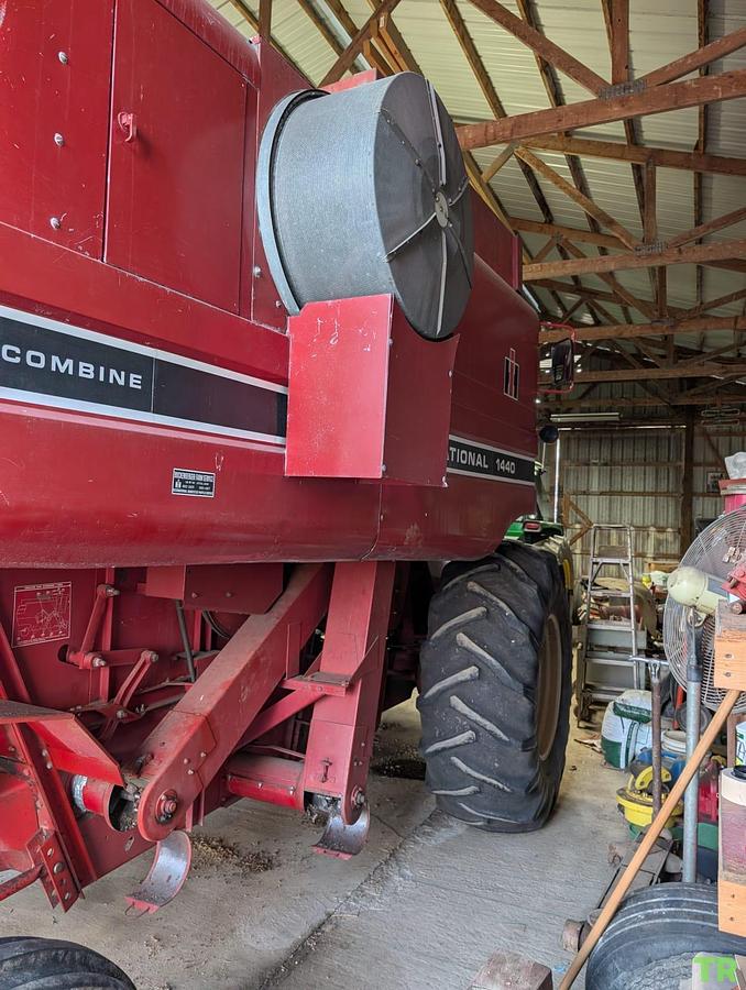 Used 1979 International 1440 Combine