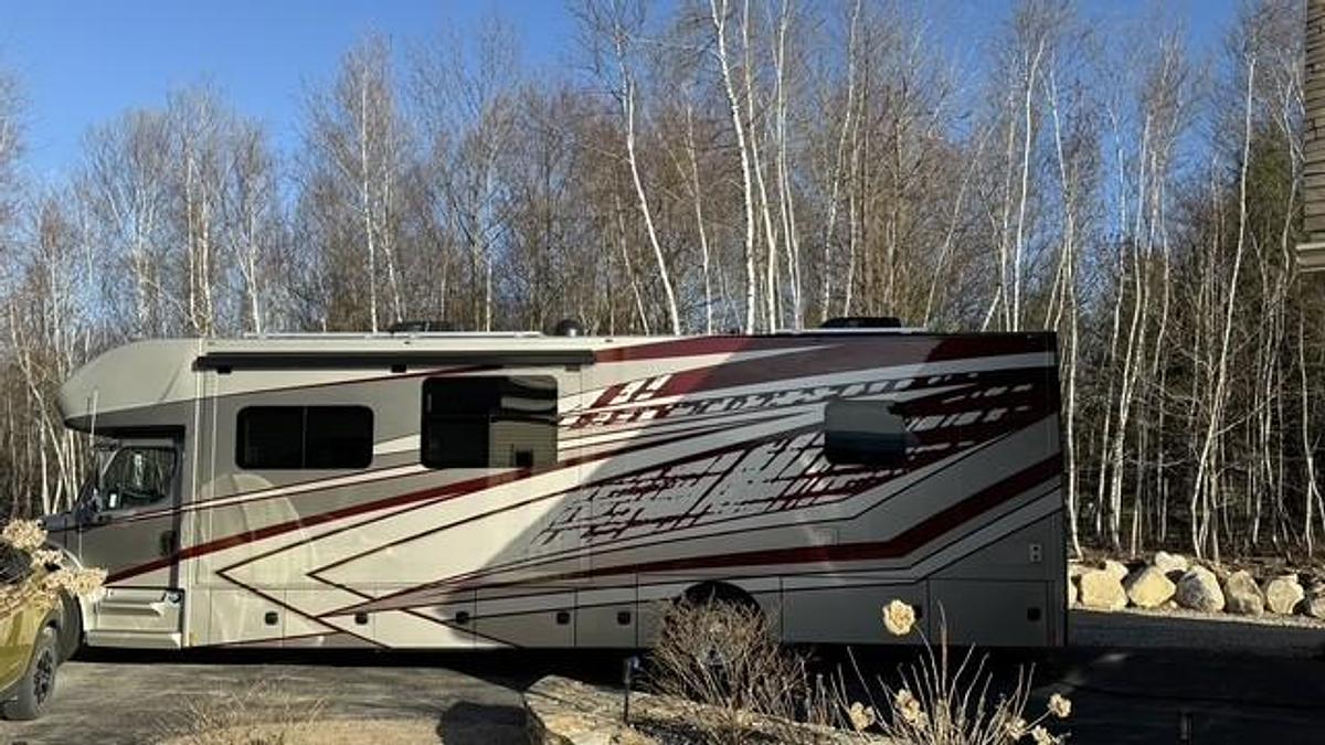 Used 2025 Renegade Valencia 38RW