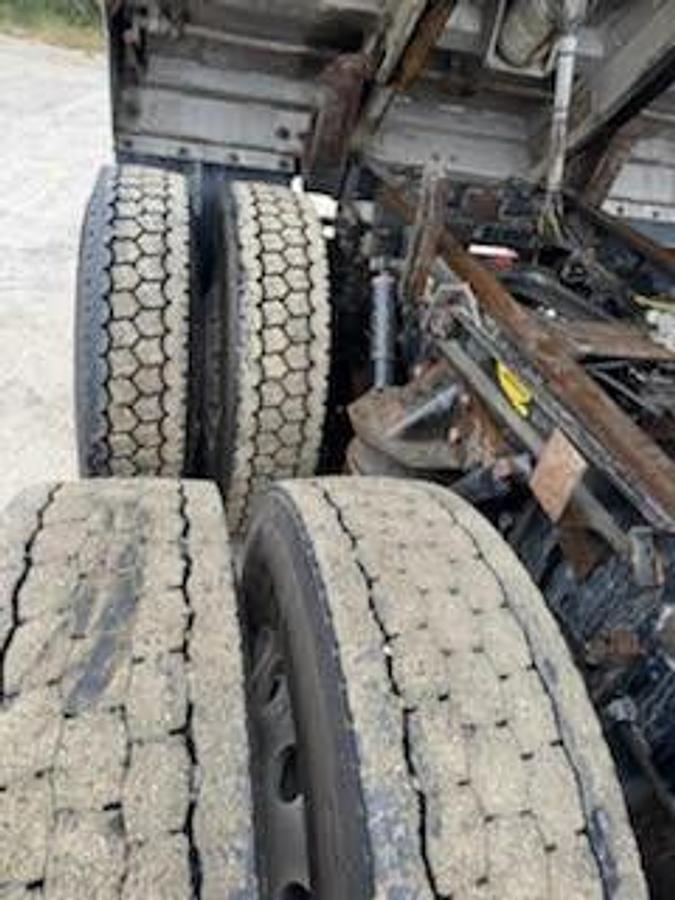 Used 2014 Peterbilt 388 Dump Truck