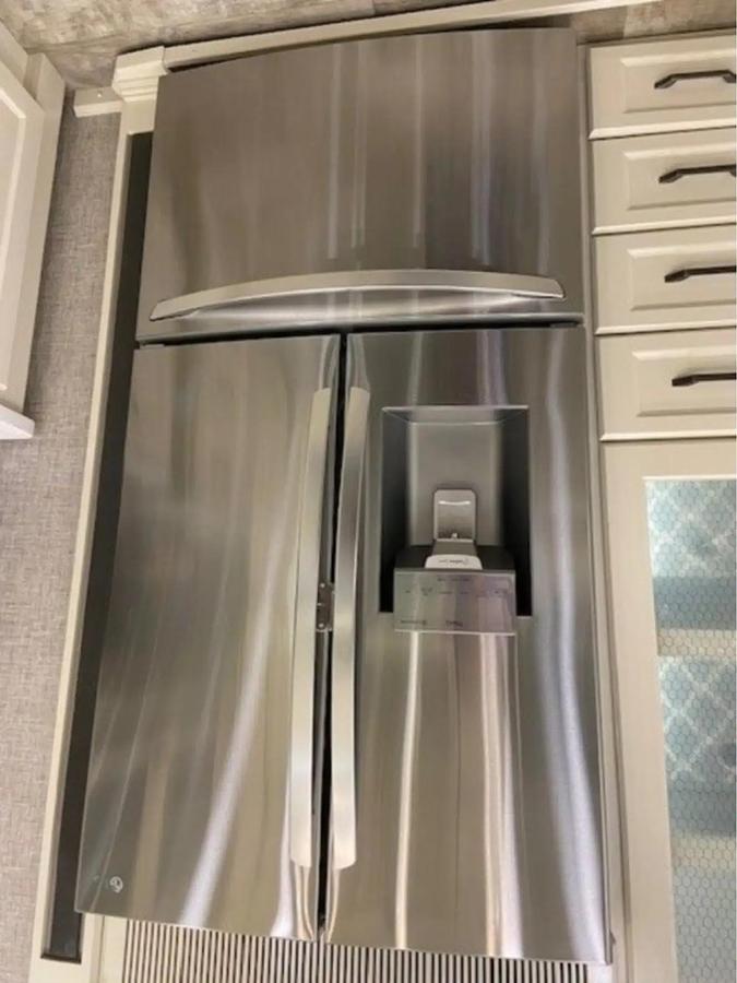 Used 2023 VanLeigh Beacon 41LKD Fifth Wheel