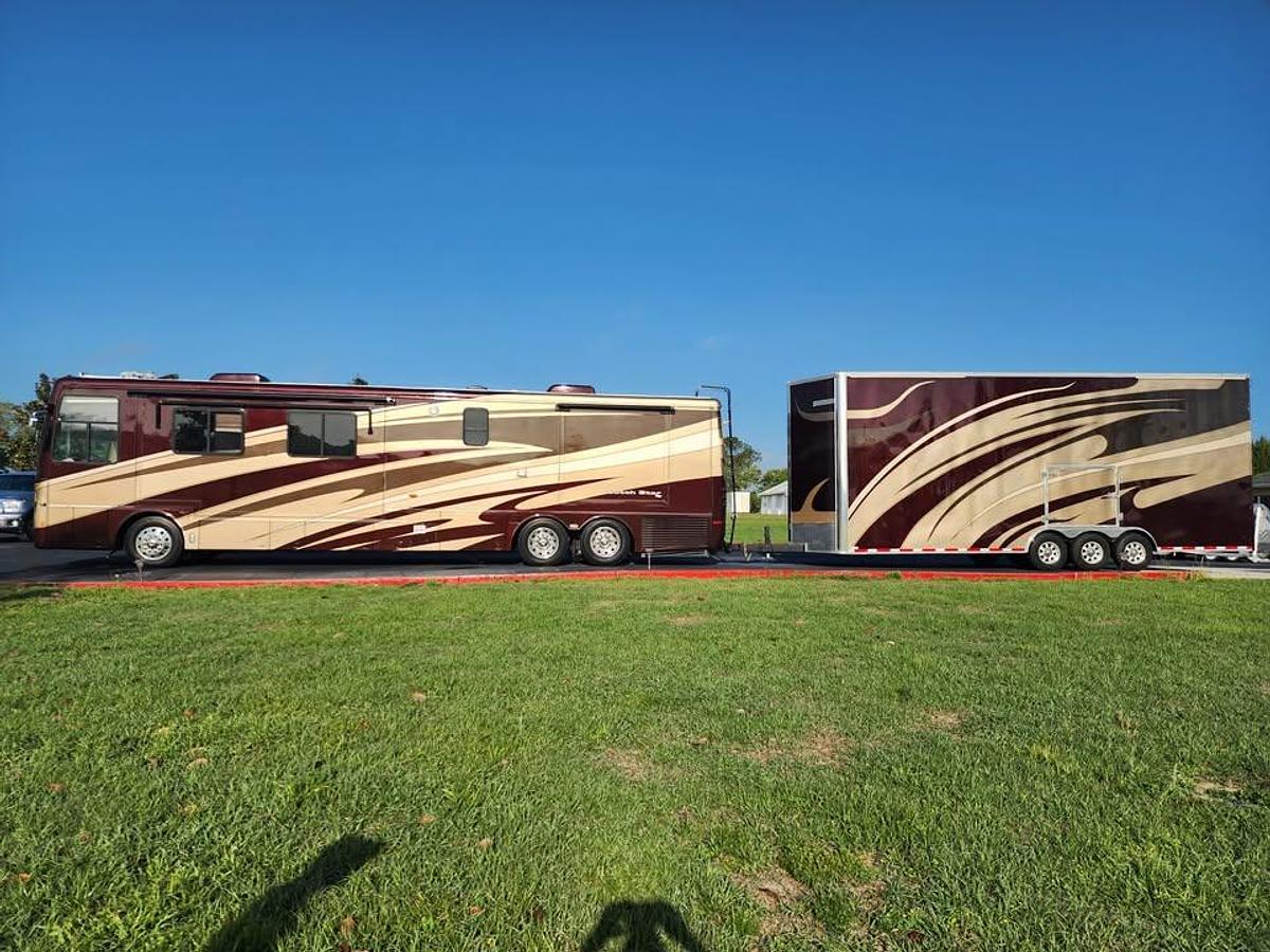 Used 2007 Newmar Dutch Star 4320 and Stacker Trailer