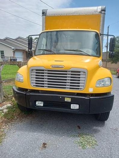Used 2018 Freightliner M2 26' Box Truck with Liftgate