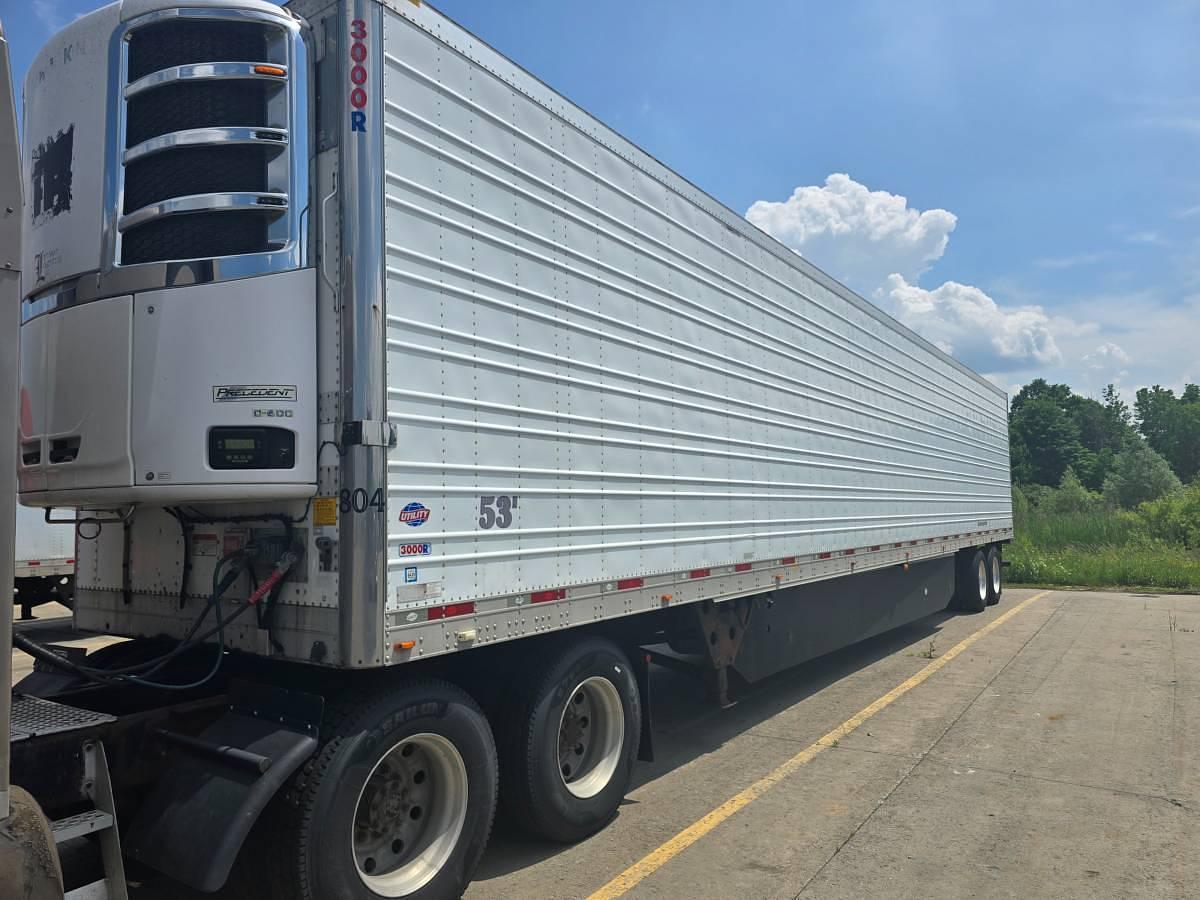 Used 2000 Kenworth W900 with 2015 53ft Utility Reefer Trailer