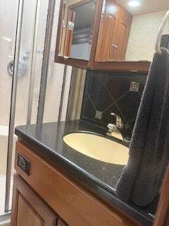 Used 2010 Winnebago Tour 40BD Class A Motorhome