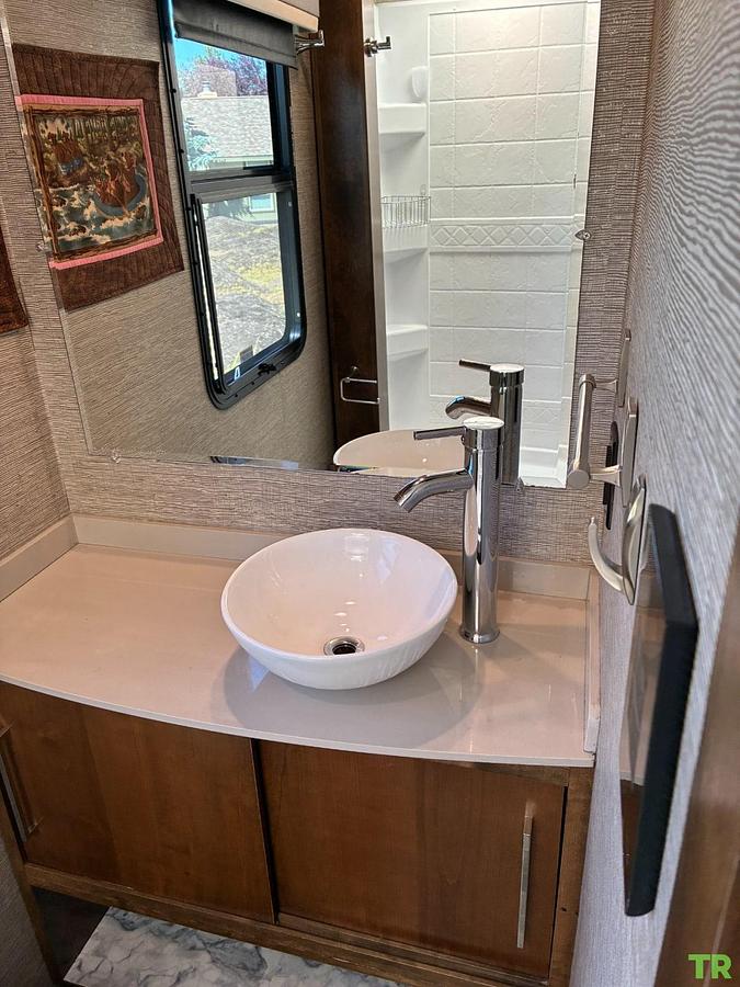 Used 2020 Tiffin Wayfarer RW Class C Motorhome