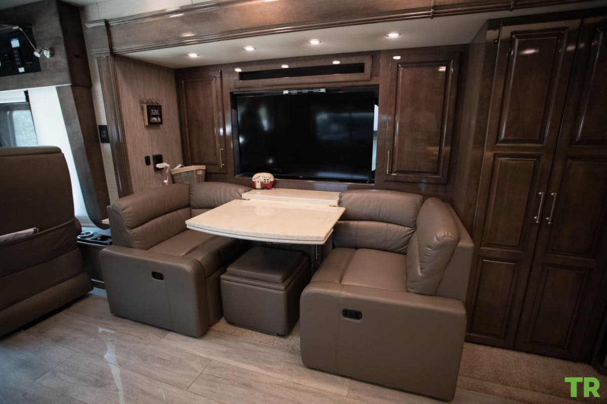 Used 2020 Entegra Aspire 44R | 450 HP Cummins Diesel | Bath & Half | Luxury Coach | Only 16,000 Miles