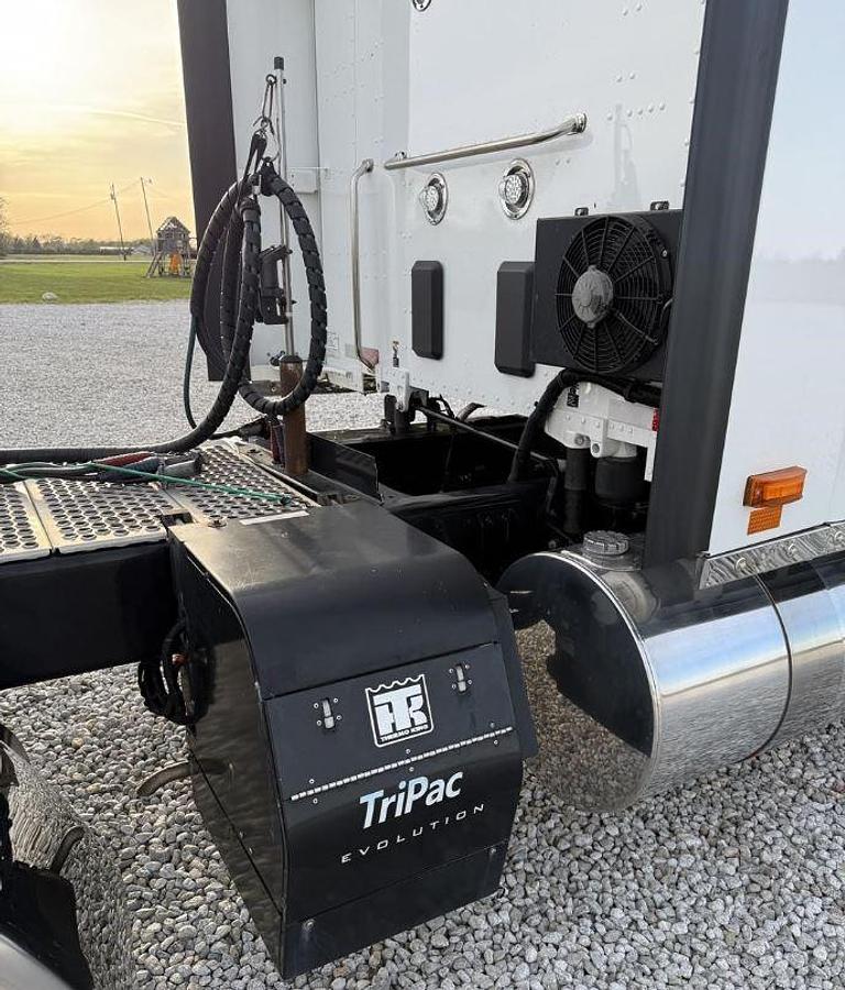 Used 2021 Kenworth W990