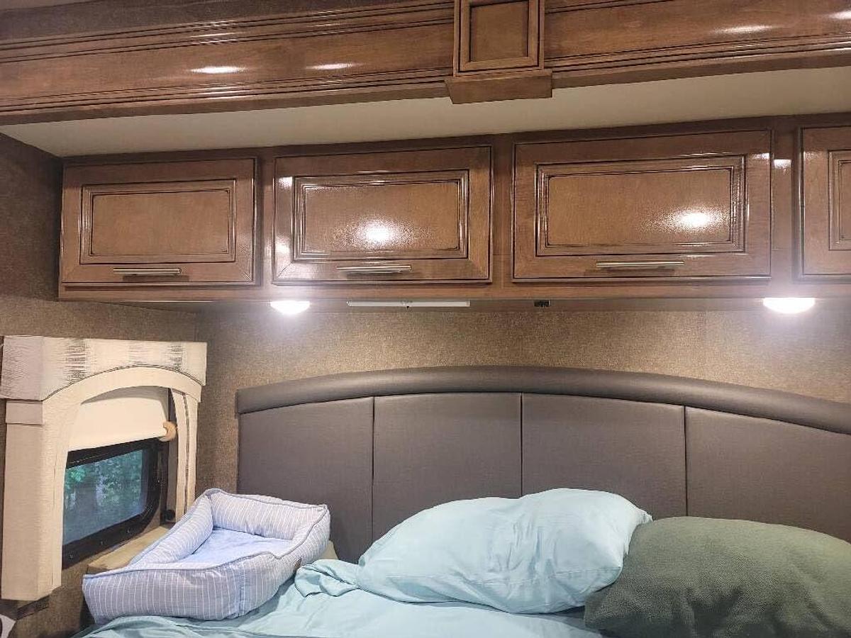 Used 2020 Thor Motor Coach Miramar 37.1 Class A Motorhome