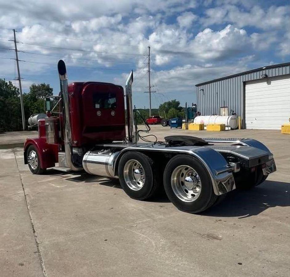 Used 2003 Peterbilt 379 Day Cab Semi Truck