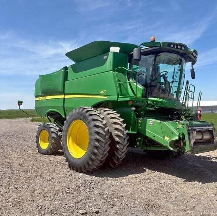 Used 2012 JOHN DEERE S670 Combine