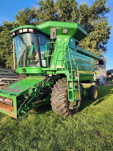 Used 2001 JOHN DEERE 9550 Combine