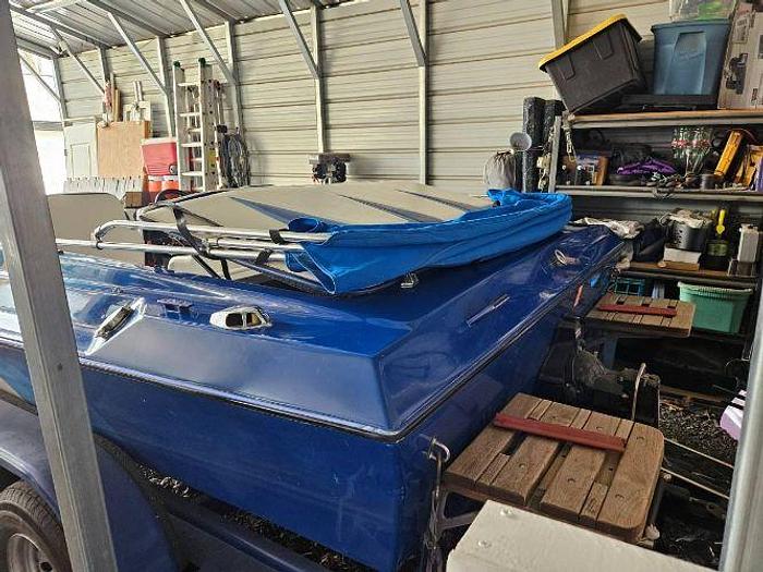 Used 1986 Commander Power Boat