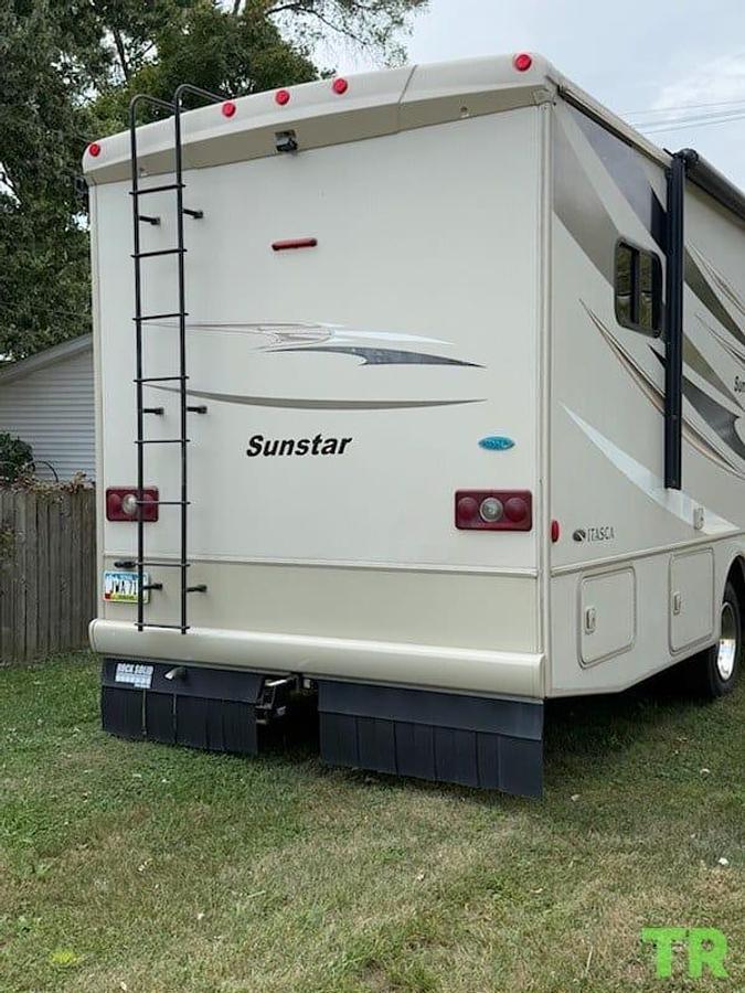 Used 2015 Winnebago Itasca Sunstar 30T