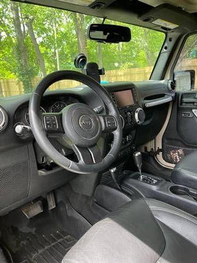 Used 2016 JEEP Wrangler Unlimited Sahara