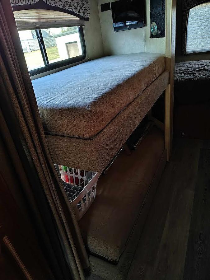 Used 2011 Thor Motor Coach Hurricane 31G