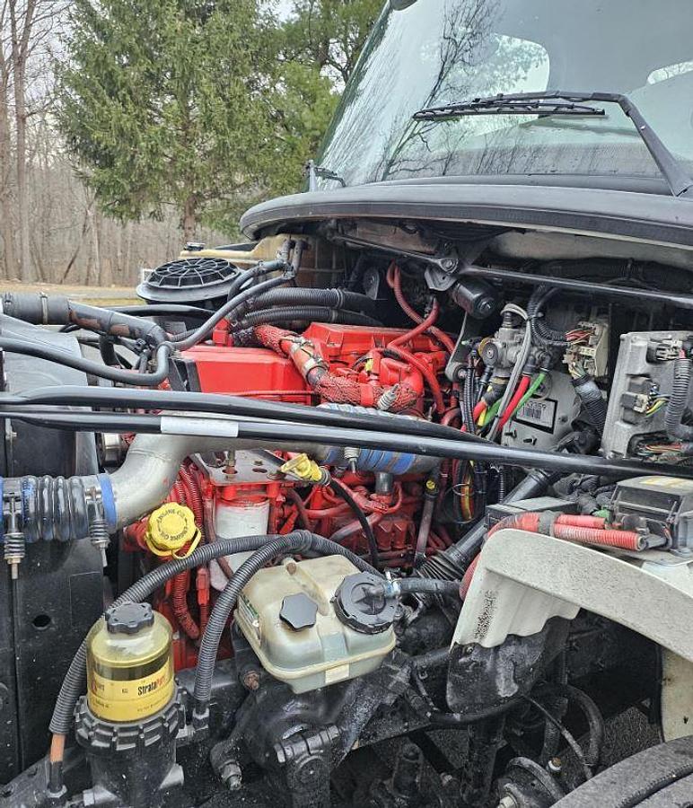 Used 2021 FREIGHTLINER BUSINESS CLASS M2 106 HOOKLIFT