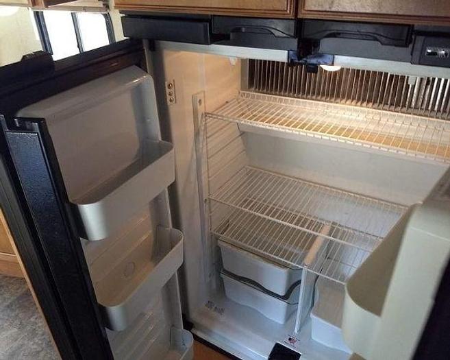 Used 2013 Winnebago Vista 35B