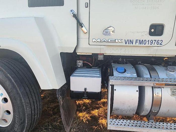 Used 2015 Mack PINNACLE CHU613