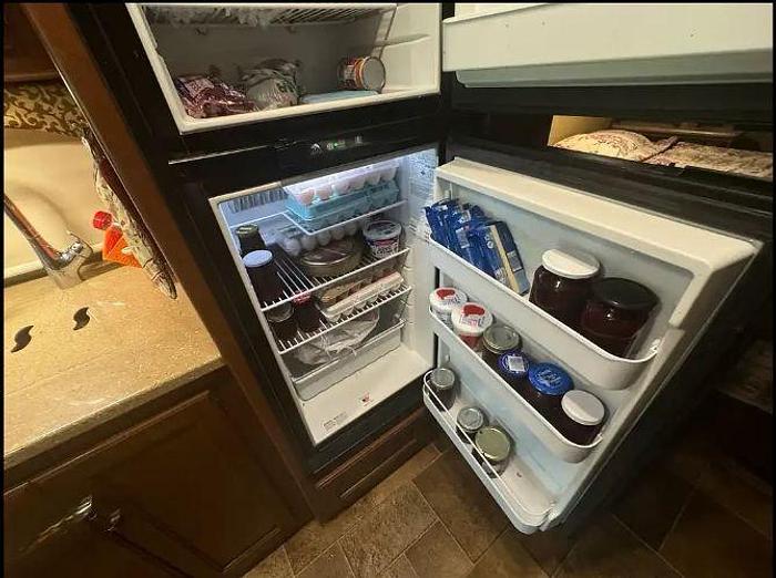 Used 2015 Thor Motor Coach Hurricane 27K