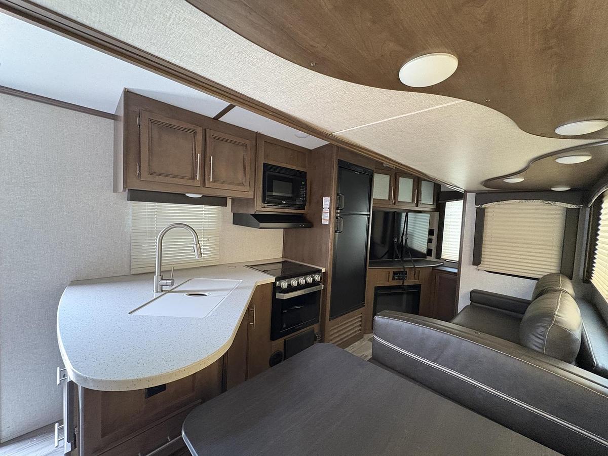 Used 2020 Keystone Cougar M-27 RES