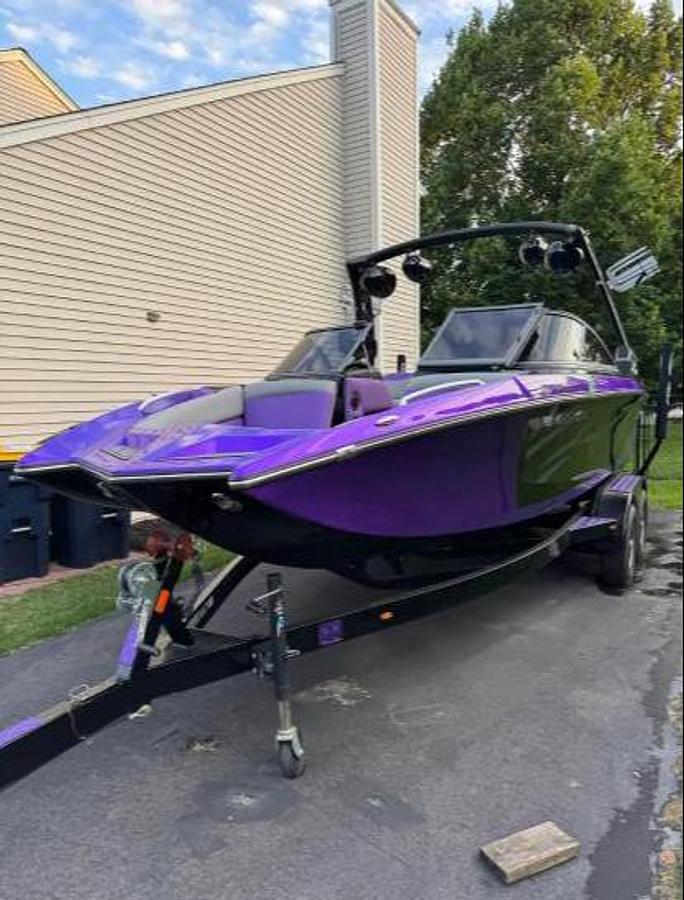 Used 2019 Tige R22
