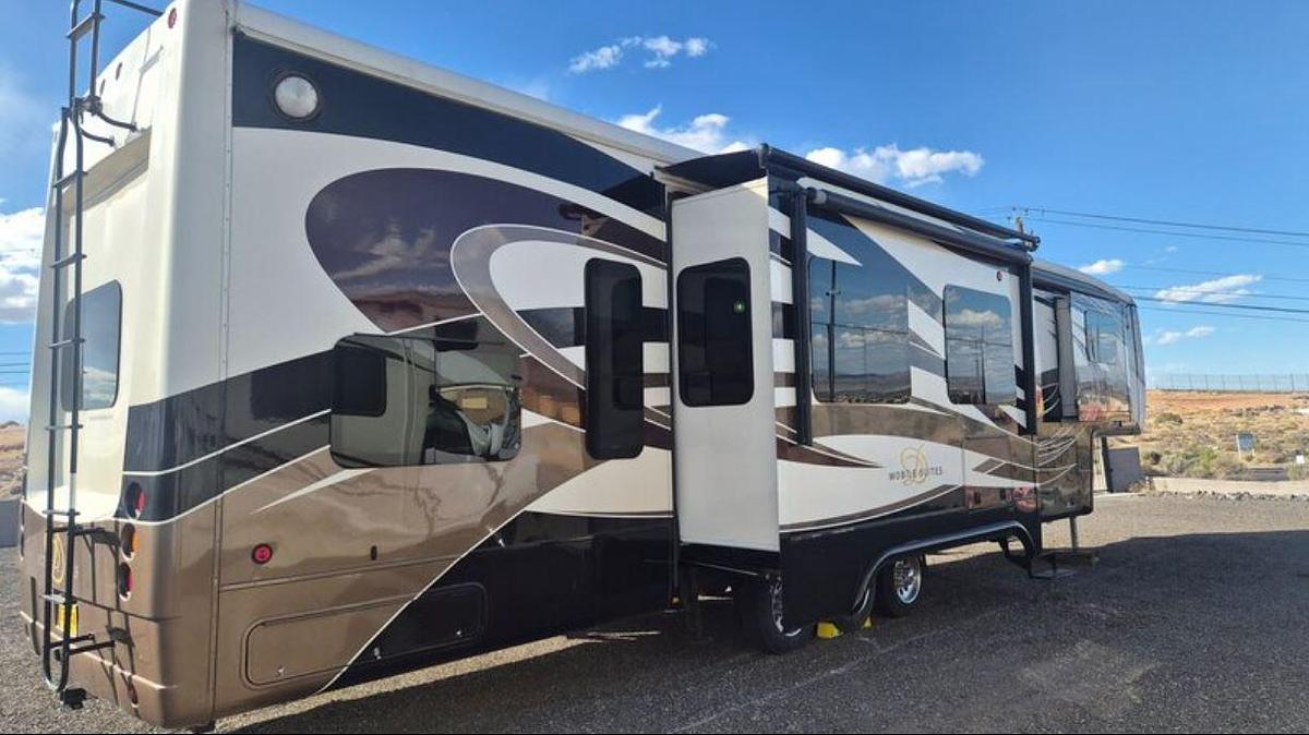 Used 2015 DRV Mobile Suites 43 Atlanta Fifth Wheel