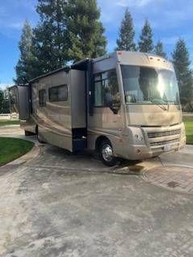 Used 2010 Winnebago Sightseer 33C