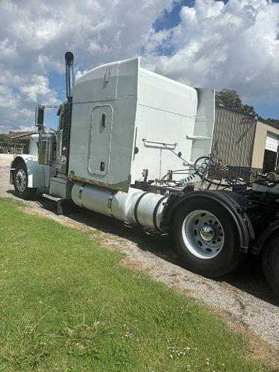 Used 2005 Peterbilt 379EXHD