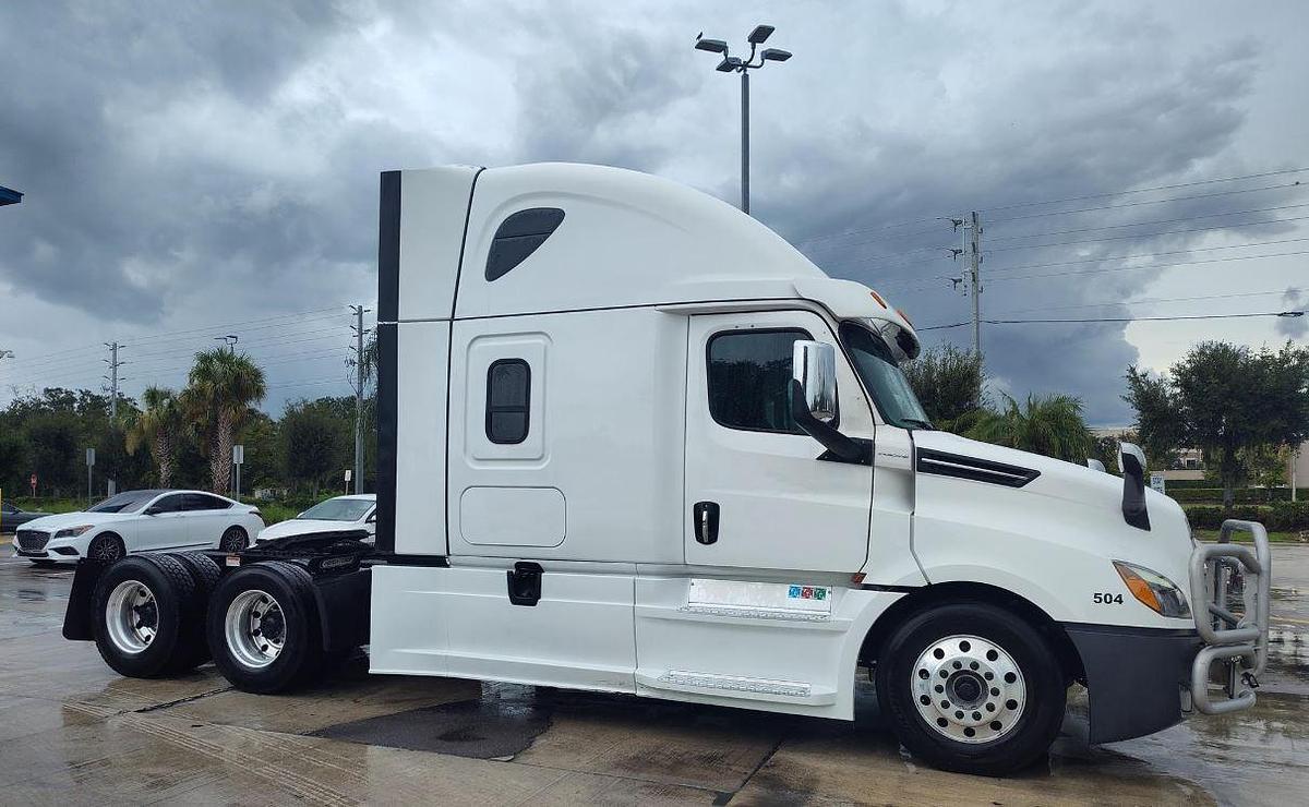 Used 2022 FREIGHTLINER CASCADIA 126