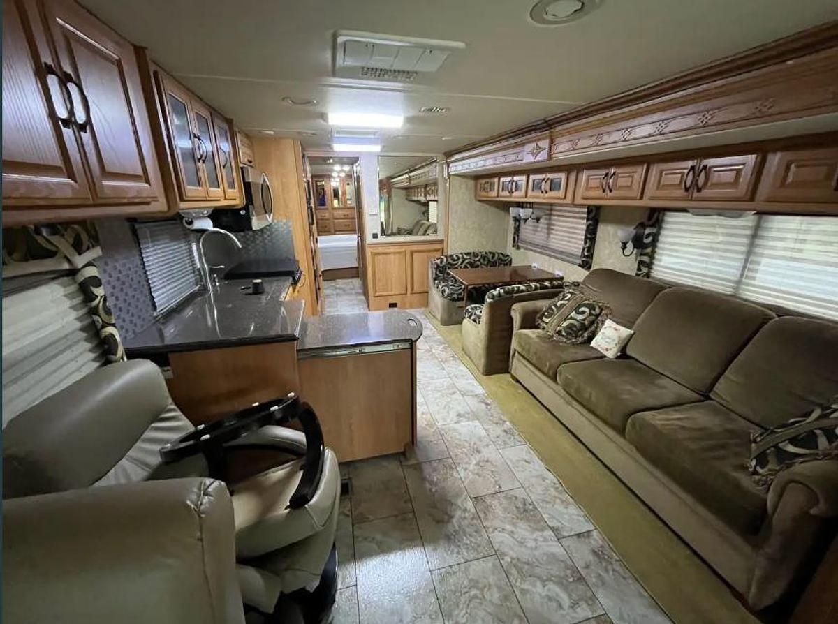 Used 2008 Coachmen Cross Country 382DS Class A Motorhome