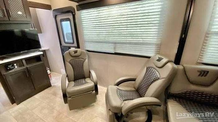 Used 2021 Grand Design Momentum 21G