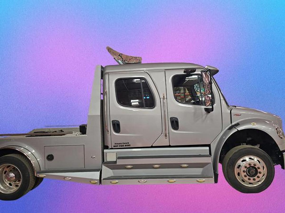 Used 2014 Freightliner Sport Chassis w/ 40' TPD Gooseneck Stacker