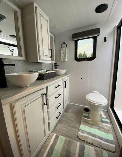 Used 2022 Keystone Montana Legacy 3781RL