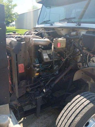 Used 2000 INTERNATIONAL 4700 Low Pro