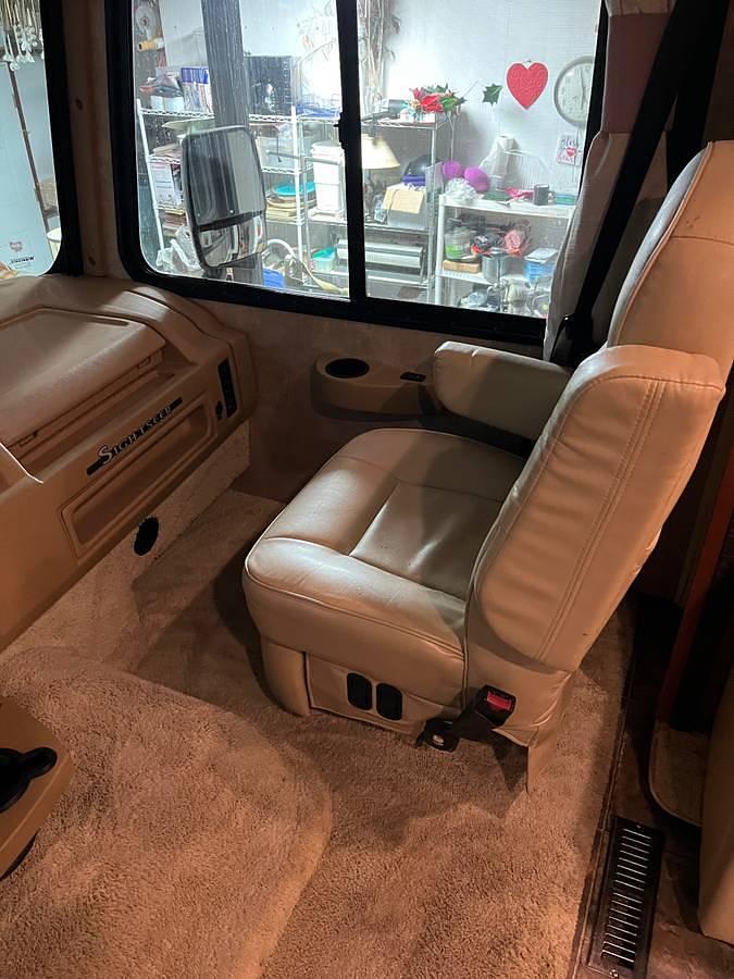 Used 2014 Winnebago Sightseer M33C Class A Motorhome