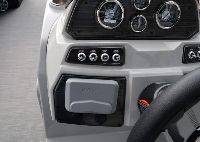 Used 2023 Lowe SS210WT Pontoon