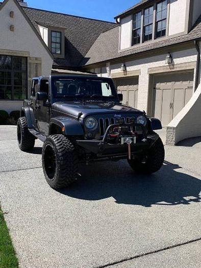 Used 2018 JEEP Wrangler Unlimited Sahara