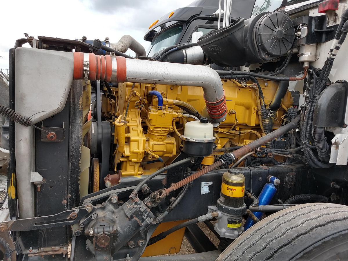 Used 2007 Peterbilt 386 Sleeper Semi Truck