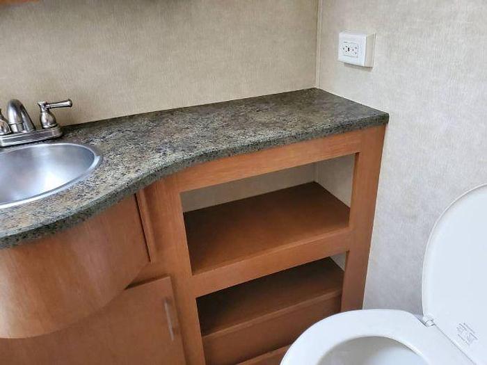 Used 2012 Keystone Vantage 32FLS