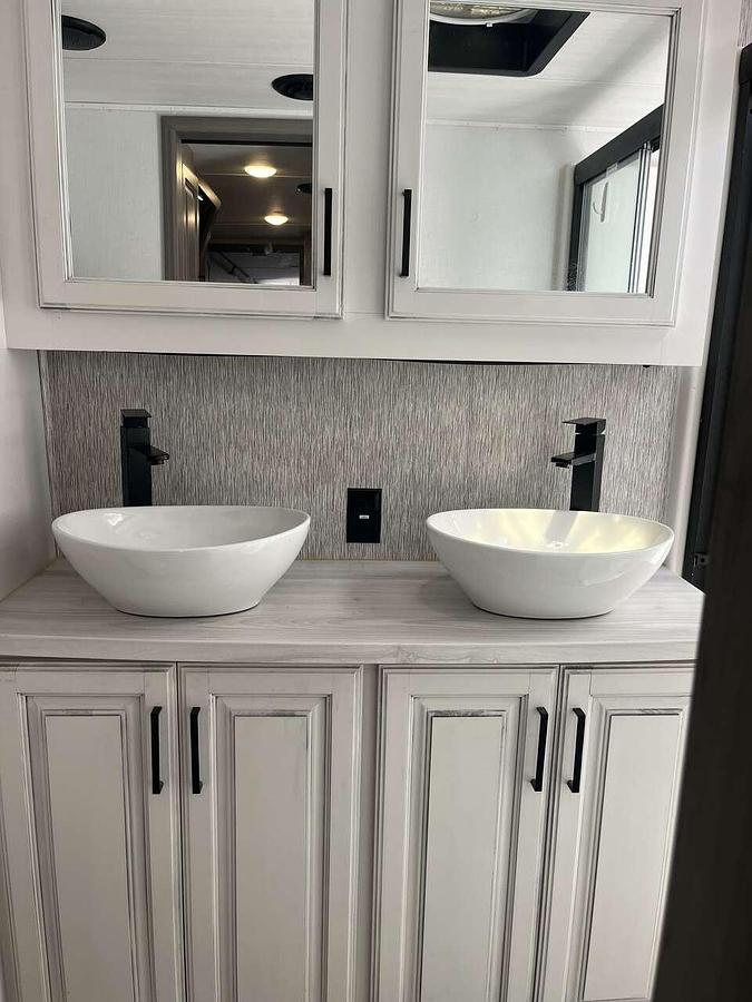 Used 2022 Keystone Montana 3761FL