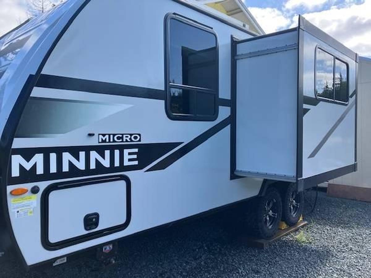 Used 2023 Winnebago Micro Minnie 2108DS Travel Trailer