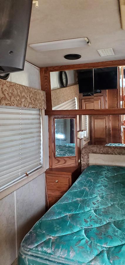 Used 1996 Country Coach Motorhome