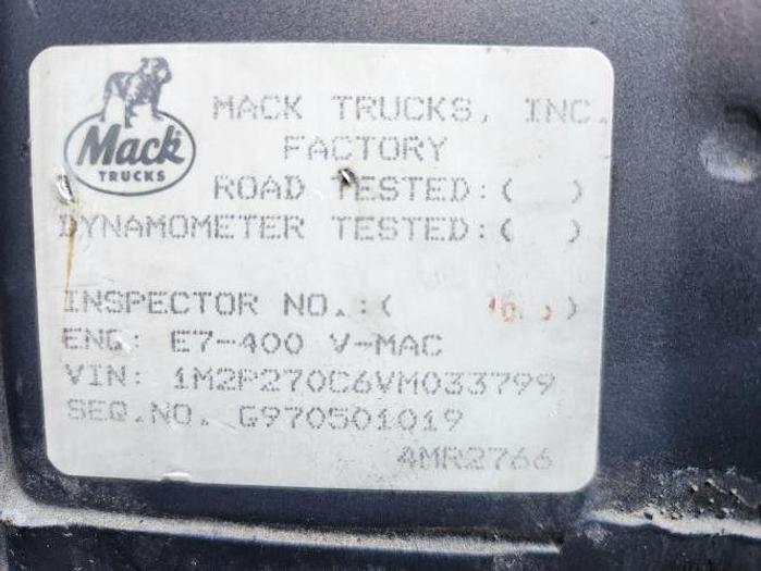 Used 1997 Mack RD688ES with a National 800C Crane