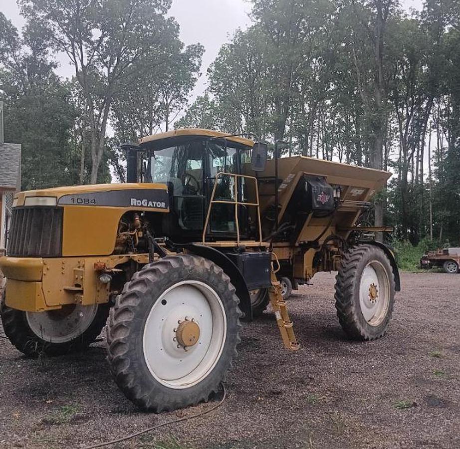Used 2009 AG-CHEM ROGATOR 1386 Self Propelled Sprayer