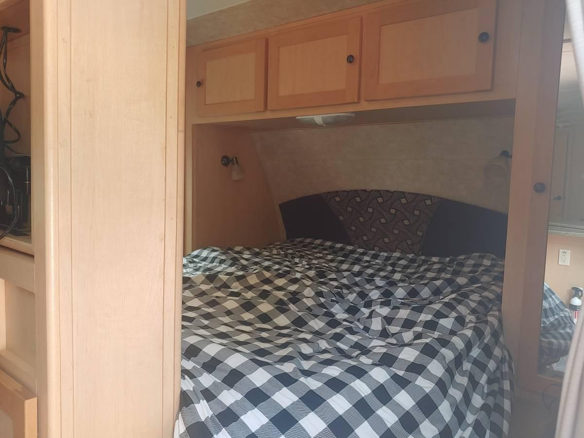 Used 2012 Cruiser RV Shadow Cruiser 260BHS Travel Trailer