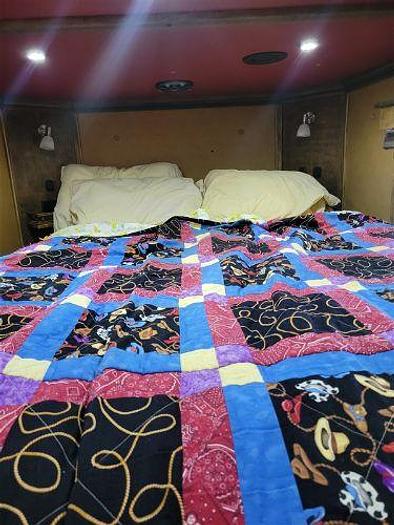 Used 2017 Elite Trailer Mfg Three Horse Gooseneck with Living Quarters