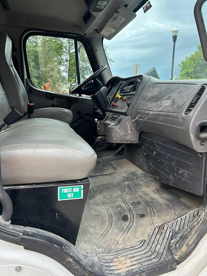 Used 2008 Freightliner M2 Box Truck